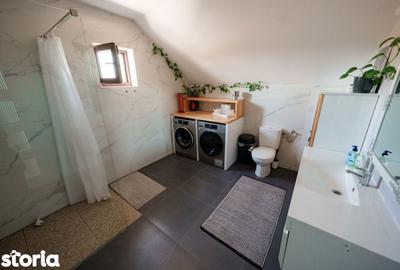Casă cu 6 camere cu Teren 3700 Mp în Central - 18