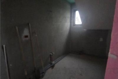 Casă cu 7 camere cu Canalizare în Rahova