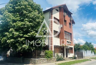 Casă cu 12 camere cu Teren 390 Mp în Central - 2