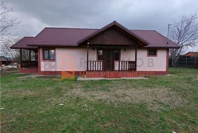 Casă individuală cu 3 camere cu Teren 1385 Mp în Săpoca - 1