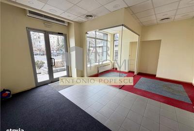 Spațiu comercial, de 65 mp, în Democrației - 9