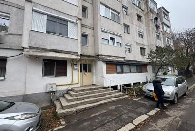 Apartament cu 2 camere în Micro 40