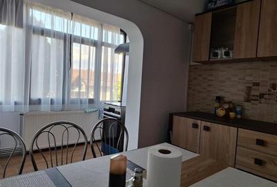 Apartament 3 camere, de inchiriat CFR Str. IC Bratianu - 9