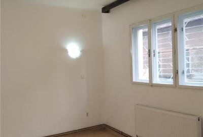 Apartament cu 3 camere decomandat în Central - 9