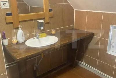 Casă cu 8 camere cu Teren 1000 Mp în Central - 6