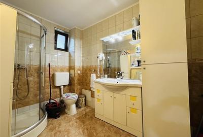 VILA MODERNA CU ETAJ, TEREN 1019 MP, DUBLU FRONT, ZONA LES - 8