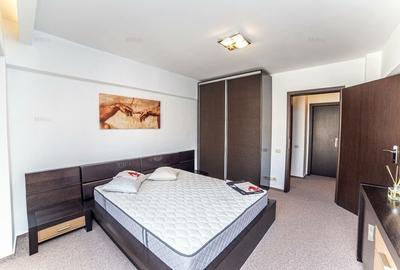 Apartament cu 4 camere decomandat, mobilat în P-ța Unirii - 1