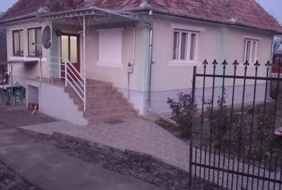 Casă în Tritenii-Hotar - 2