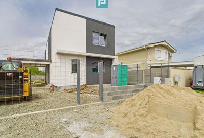 Casă cu 4 camere cu Teren 365 Mp în Central - 1