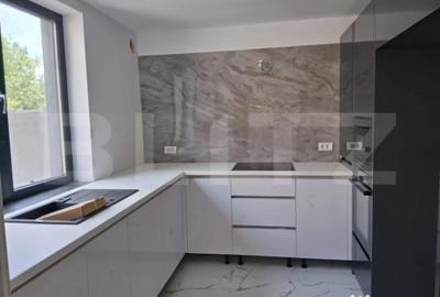 Casă cu 4 camere cu Teren 235 Mp în Central - 2