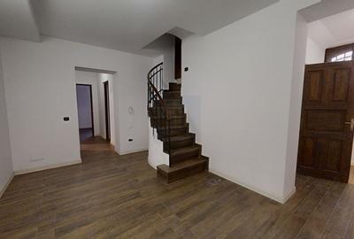 Casă individuală cu 15 camere cu Canalizare în Universitate - 18