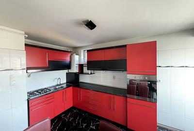 Apartament cu 3 camere semidecomandat în Florești