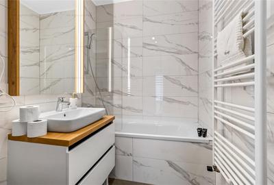 Apartament cu 3 camere decomandat, mobilat în Tractorul - 8