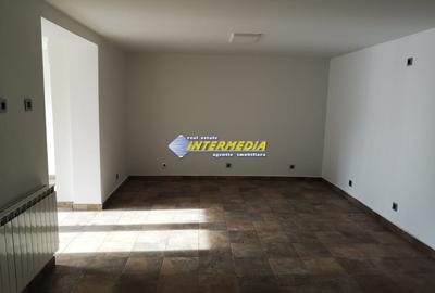 Spațiu comercial, de 40 mp, în Cetate - 1