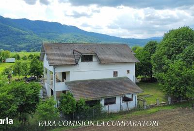 Casă cu 10 camere cu Teren 4324 Mp în Central - 2
