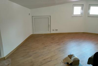 Casă individuală cu 4 camere cu Teren 300 Mp în Km 5 - 4