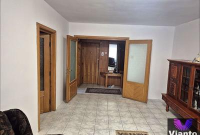 Apartament cu 2 camere decomandat, mobilat în Central