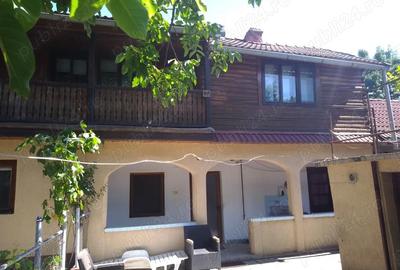 Casă cu 6 camere cu Teren 500 Mp în Moșnița Veche