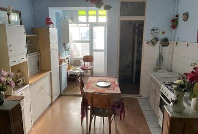 Apartament cu 4 camere decomandat în Central - 2