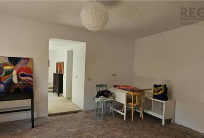 Casa cu curte si parcare in Schei - 2