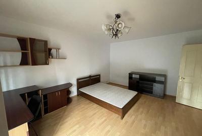 Apartament cu 3 camere decomandat în Florești - 2
