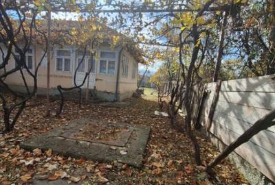 Casa batraneasca de vanzare Comane?ti, cartier St - 4