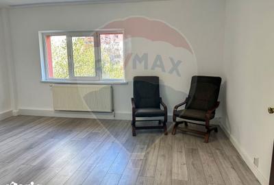 Apartament cu 4 camere decomandat în 13 Septembrie - 2