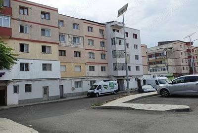 Apartament cu 2 camere decomandat în Buhuși - 3