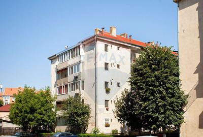 Apartament cu 1 camera de vanzare, bloc cu acoperi?, Alfa