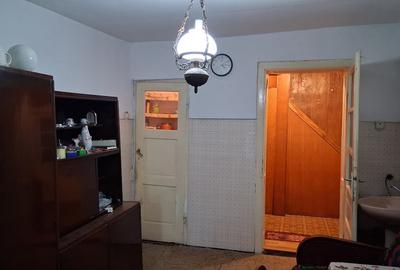 Proprietar vând casă cu grădină două apartamente, Mehala  suprafată totală 739 m - 4