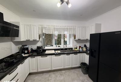 Casă cu 8 camere cu Teren 1310 Mp în Blejoi - 9
