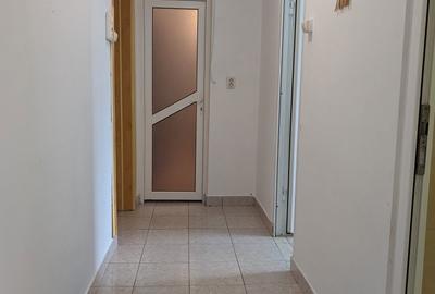 Apartament cu 3 camere semidecomandat în Central - 2