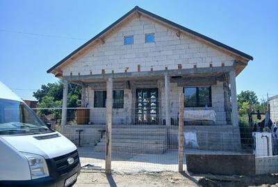 Casă cu 3 camere cu Teren 248 Mp în Lumina