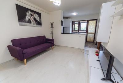 Apartament cu 2 camere semidecomandat, mobilat în Central