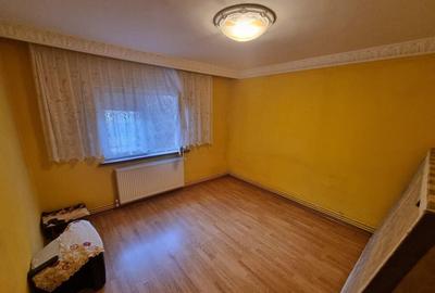 Complex Dacia-apartament 2 camere decomandat cu gaze - 2