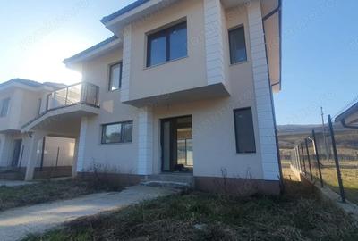 Casă cu Teren 400 Mp în Luna - 4