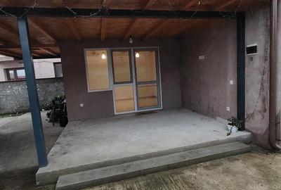Casă cu Teren 100 Mp în Peretu - 1