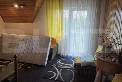 Casa 5 camere , 300 mp;  Teren - 2000 mp . Viile Satu Mare - 13