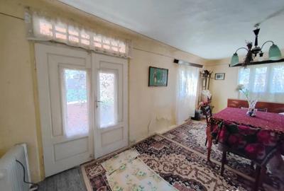 Casă cu 4 camere cu Teren 800 Mp în Vadu Părului