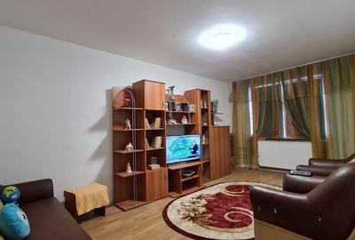 Apartament cu 3 camere semidecomandat în Rahova - 1