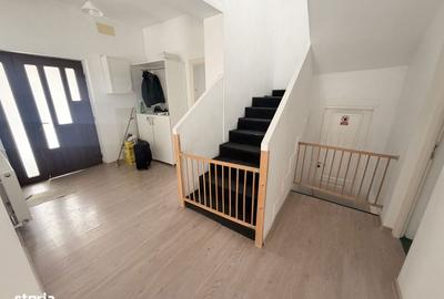 Casă cu 4 camere cu Canalizare în Central - 9