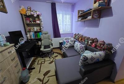 Apartament cu 3 camere decomandate si balcon etaj 1 in zona Gusterita - 4