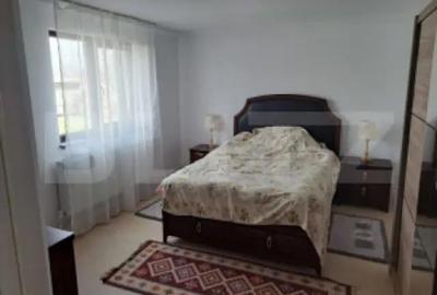 Casă cu 5 camere cu Teren 3000 Mp în Central - 9