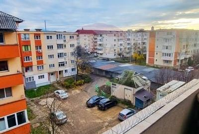 Apartament cu 3 camere de vanzare pe strada Moldovei - 19