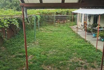 Casă cu 4 camere cu Teren 2200 Mp în Central - 2