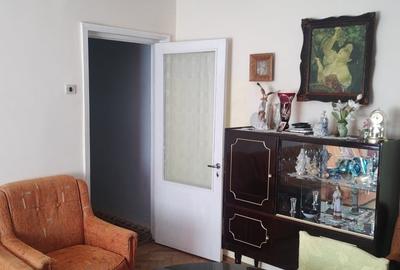 Apartament cu 3 camere semidecomandat, mobilat în Central - 9