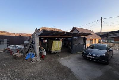 Casă cu 4 camere în Central