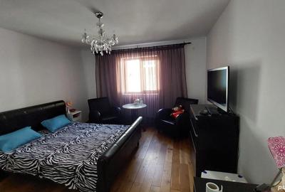 Casă cu 5 camere în Poienarii Burchii - 8