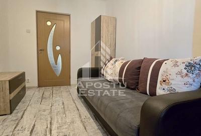 Apartament cu 3 camere decomandat, mobilat în Aurel Vlaicu