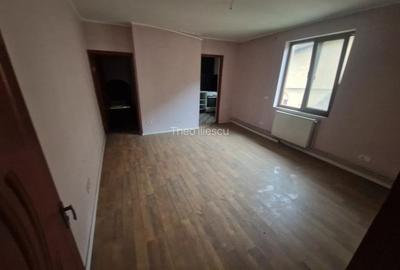 Casă individuală cu 4 camere cu Teren 160 Mp în 13 Septembrie - 3